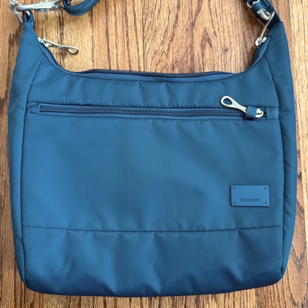 Pacsafe Antitheft Crossbody bag  Citysafe CS series in Tidal Teal